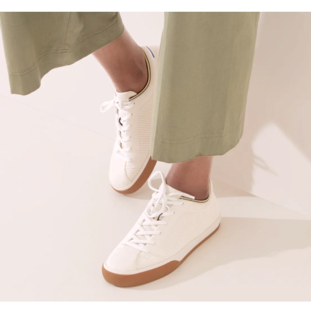 🆕 Rothy’s The Lace Up Sneakers in Vanilla Woman Size 9 *RETIRED COLOR/DESIGN*